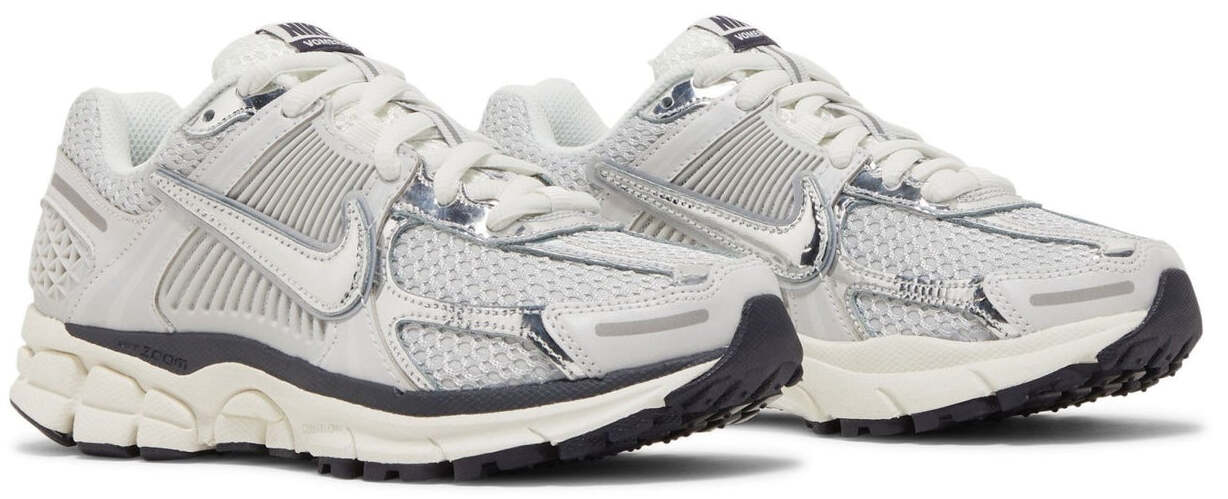 Nike Zoom Vomero 5 Photon Dust 'Metallic Silver Cinza'